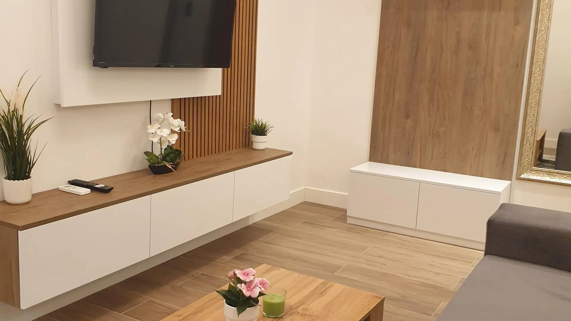 Glow Haven Suites Salonic